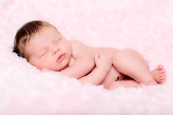 newborn.baby.photographer.girl.pink.
