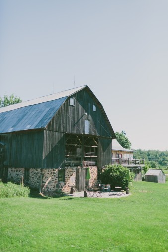 rustic-the-enchanted-barn-wedding-photos-001