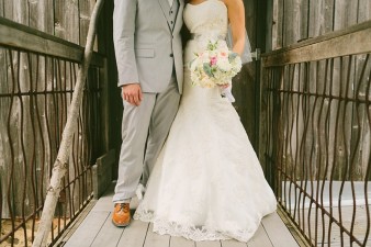 rustic-the-enchanted-barn-wedding-photos-032