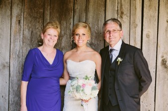 rustic-the-enchanted-barn-wedding-photos-059
