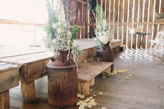 rustic-the-enchanted-barn-wedding-photos-068