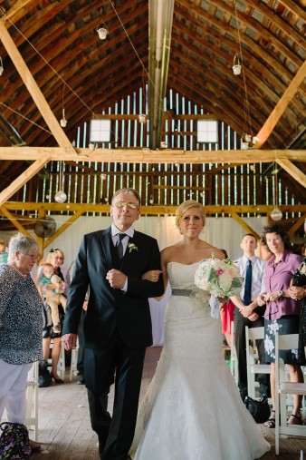 rustic-the-enchanted-barn-wedding-photos-072