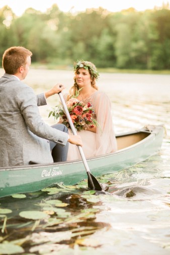 101-bride-groom-canoe-northern-wi-wedding-photos
