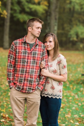 02-central-wi-fall-engagement-photos-james-stokes-photography