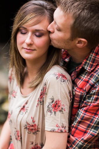 04-central-wi-fall-engagement-photos-james-stokes-photography