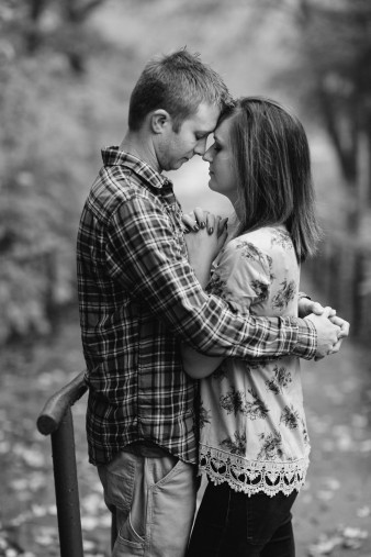 05-central-wi-fall-engagement-photos-james-stokes-photography