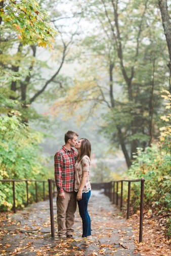 06-central-wi-fall-engagement-photos-james-stokes-photography
