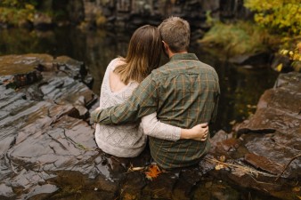 19-central-wi-fall-engagement-photos-james-stokes-photography