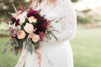 eastern-wisconsin-rustic-barn-wedding-photos-glitter-florals-76