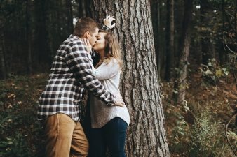 34-rustic-vintage-canoe-engagement-photos-on-riverJames-Stokes-Photography